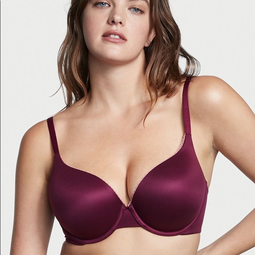 Victoria’s Secret 
BODY BY VICTORIA
Push-Up Perfect Shape Bra 38D